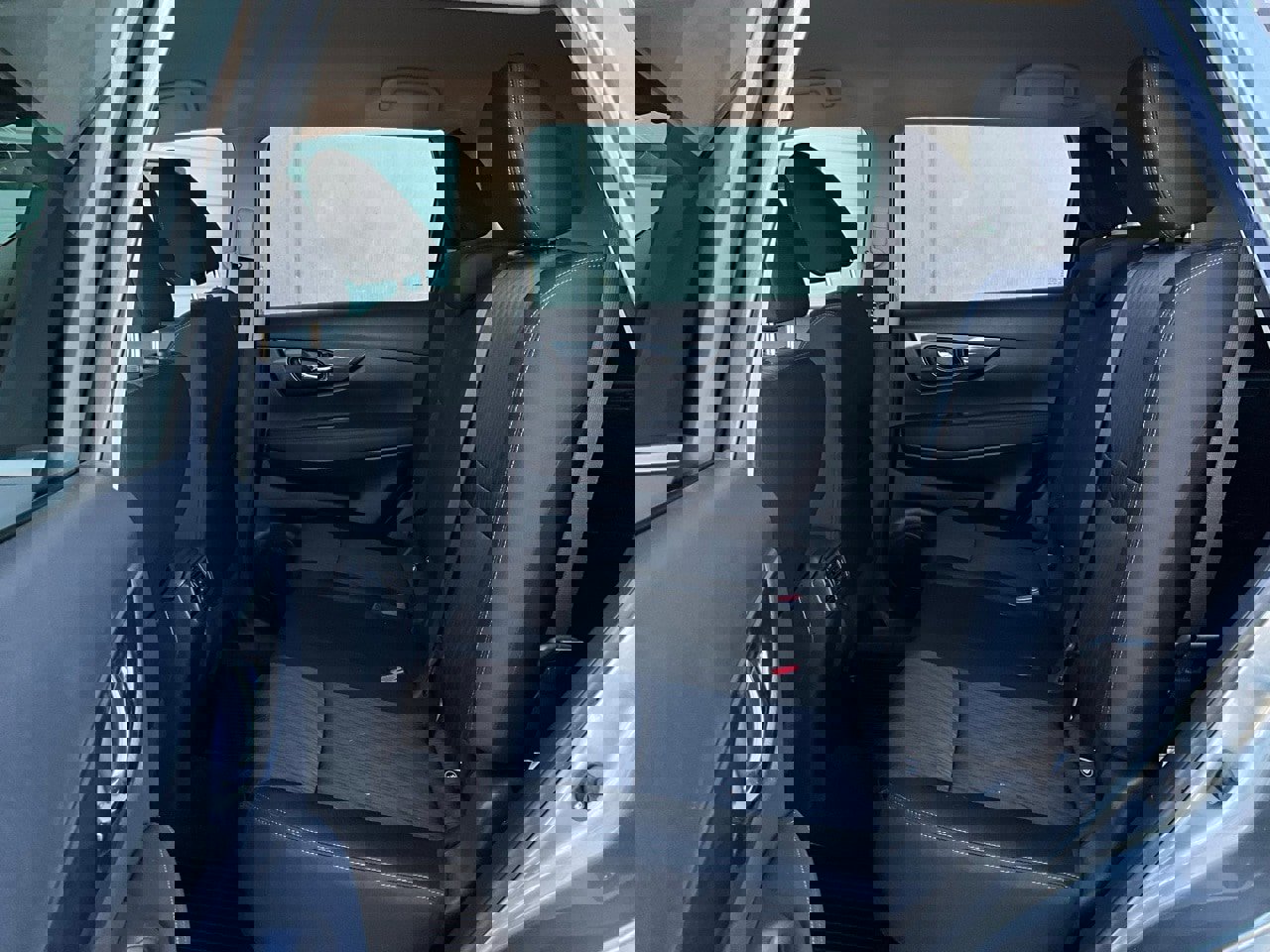 Used 2018 Nissan Rogue SV image 12