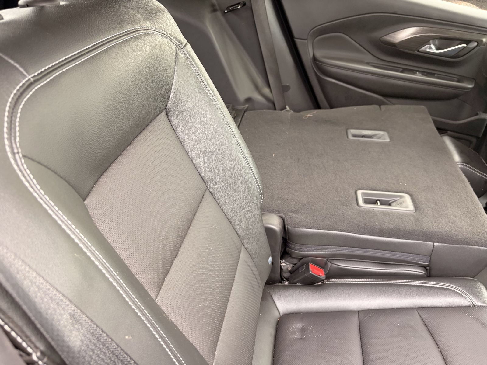 Used 2023 GMC Terrain SLT FWD image 13