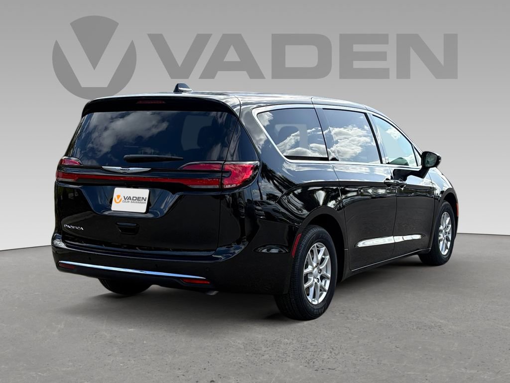 New 2026 Chrysler Pacifica Select image 21