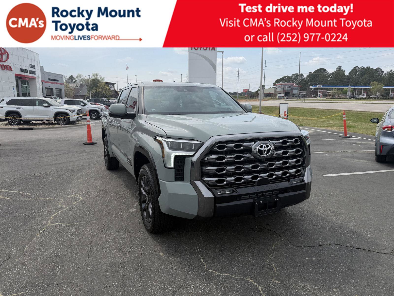 Used 2024 Toyota Tundra Platinum image 1