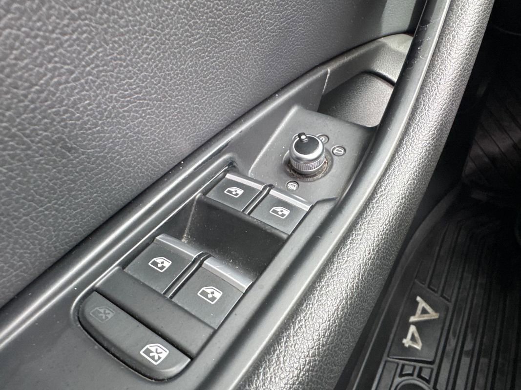 Used 2017 Audi A4 2.0T allroad Premium w/ Convenience Package image 36