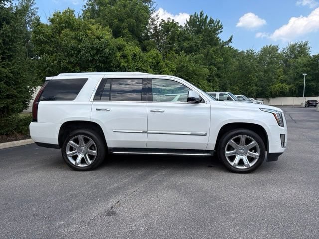 Used 2019 Cadillac Escalade Luxury AWD/4WD image 10