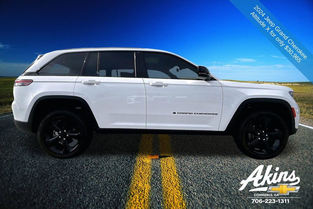 Used 2024 Jeep Grand Cherokee Altitude image 16