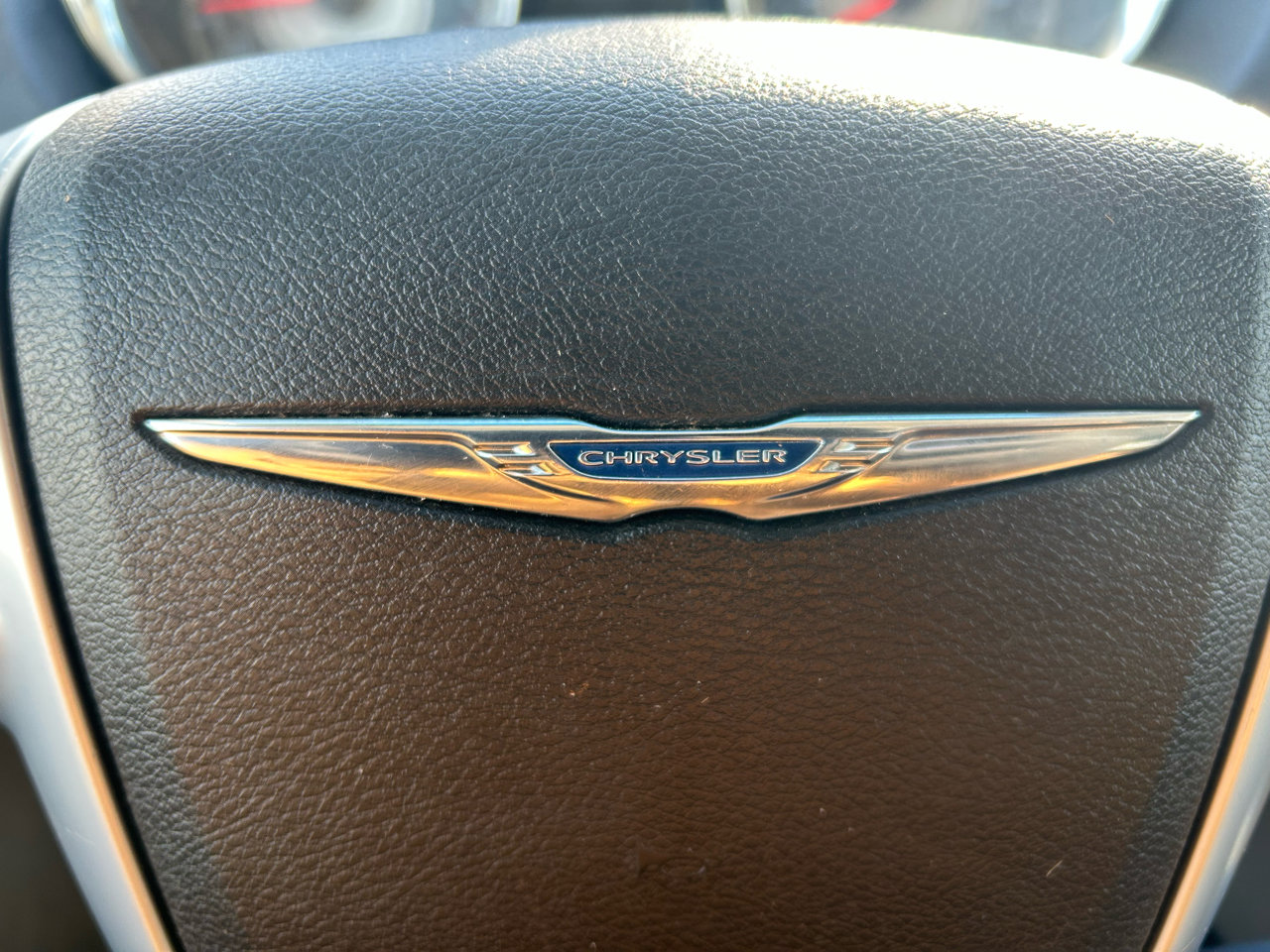 Used 2014 Chrysler Town & Country Touring image 17