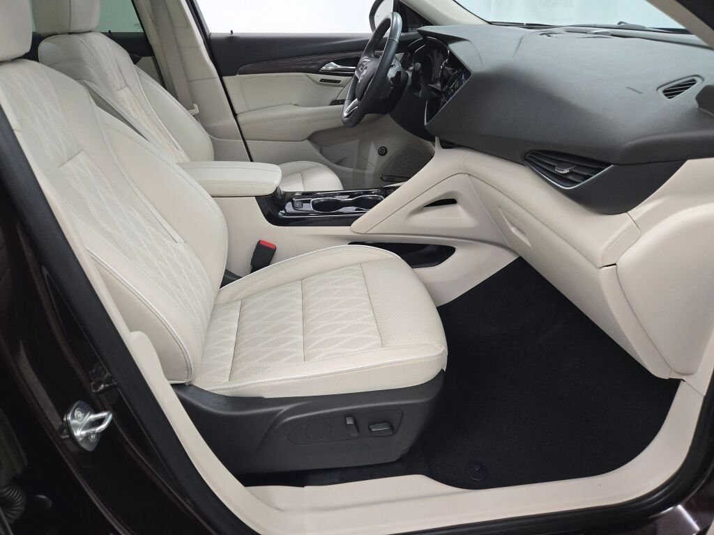 Used 2023 Buick Envision Avenir image 7