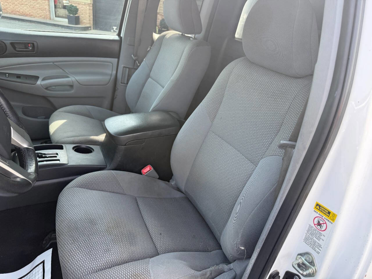 Used 2015 Toyota Tacoma 2WD Access Cab w/ Convenience Package image 9