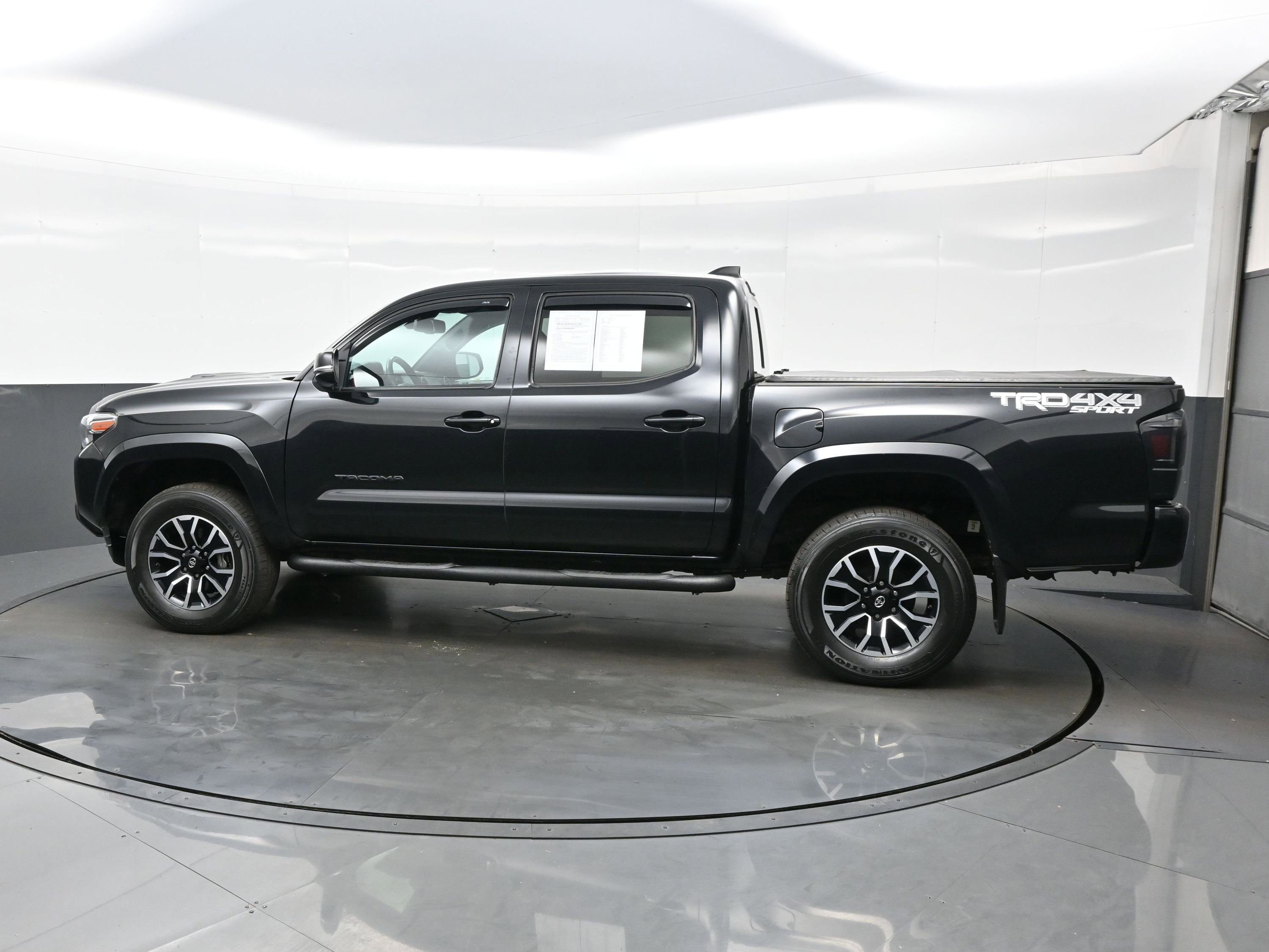 Used 2020 Toyota Tacoma TRD Sport image 3