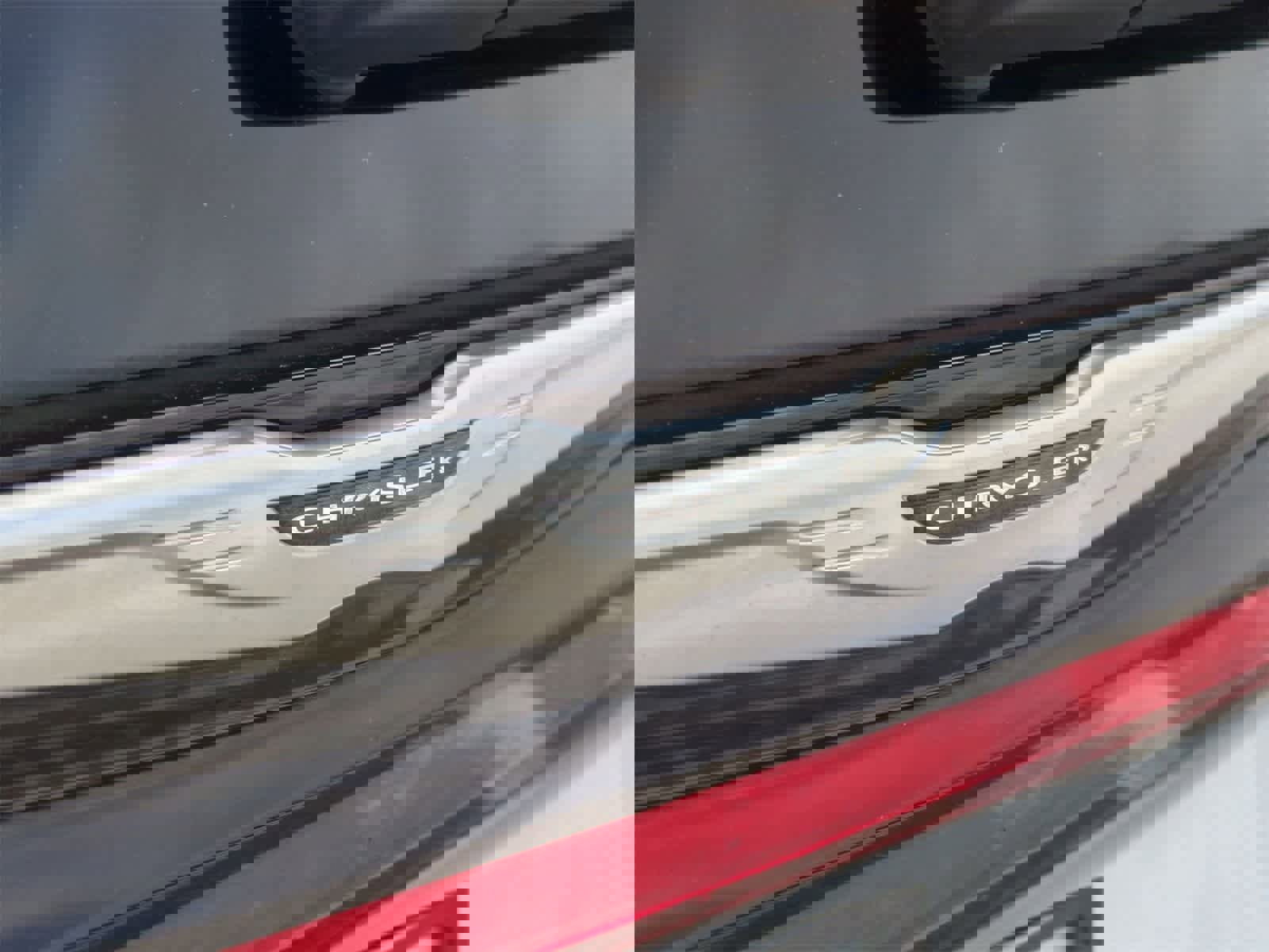 Used 2023 Chrysler Pacifica Touring-L image 12