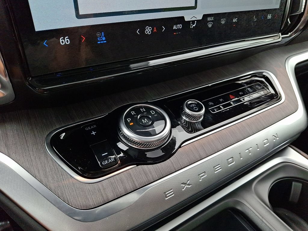 New 2026 Ford Expedition Max Platinum w/ Platinum Ultimate Package AWD/4WD image 12
