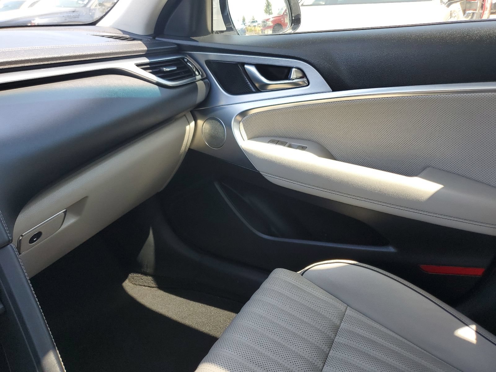 Used 2019 Genesis G70 2.0T Advanced w/ Elite Package RWD image 36