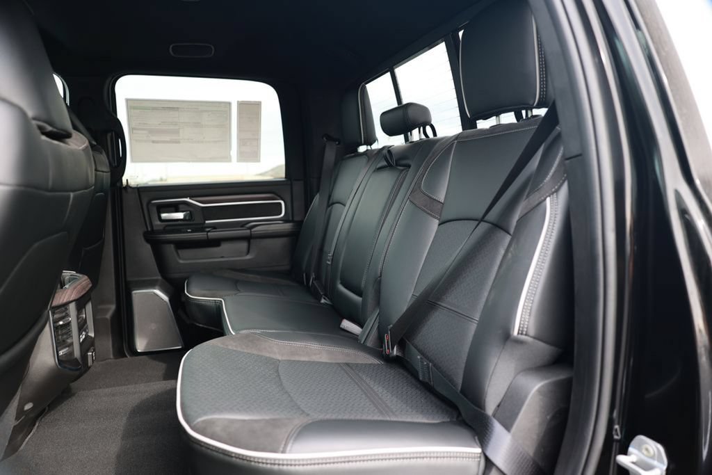 New 2026 RAM 3500 Laramie AWD/4WD image 32