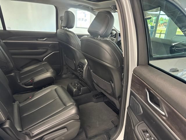 Used 2023 Jeep Grand Cherokee L Limited w/ Trailer Tow Group (B) AWD/4WD image 32