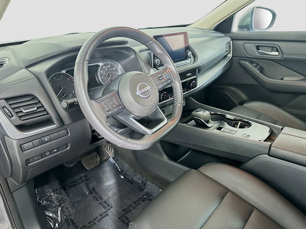 Used 2024 Nissan Rogue SV w/ SV Premium Package FWD image 4