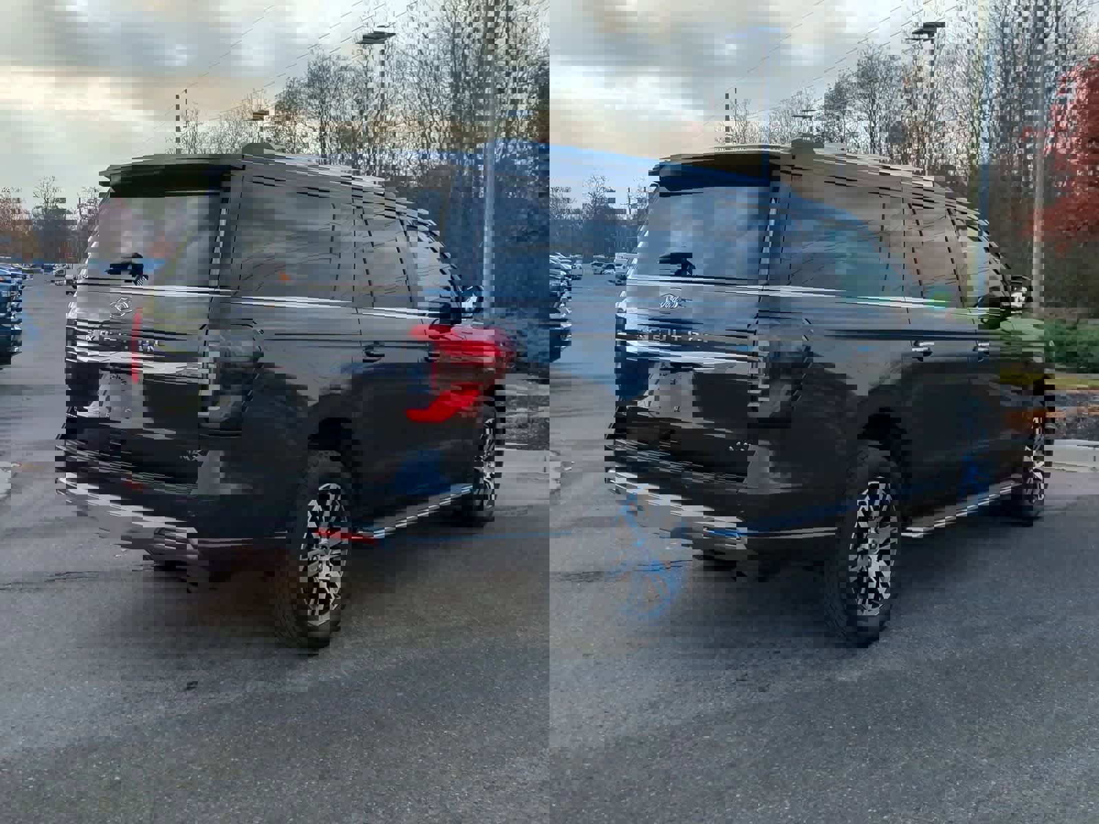 Used 2023 Ford Expedition Max Limited image 8