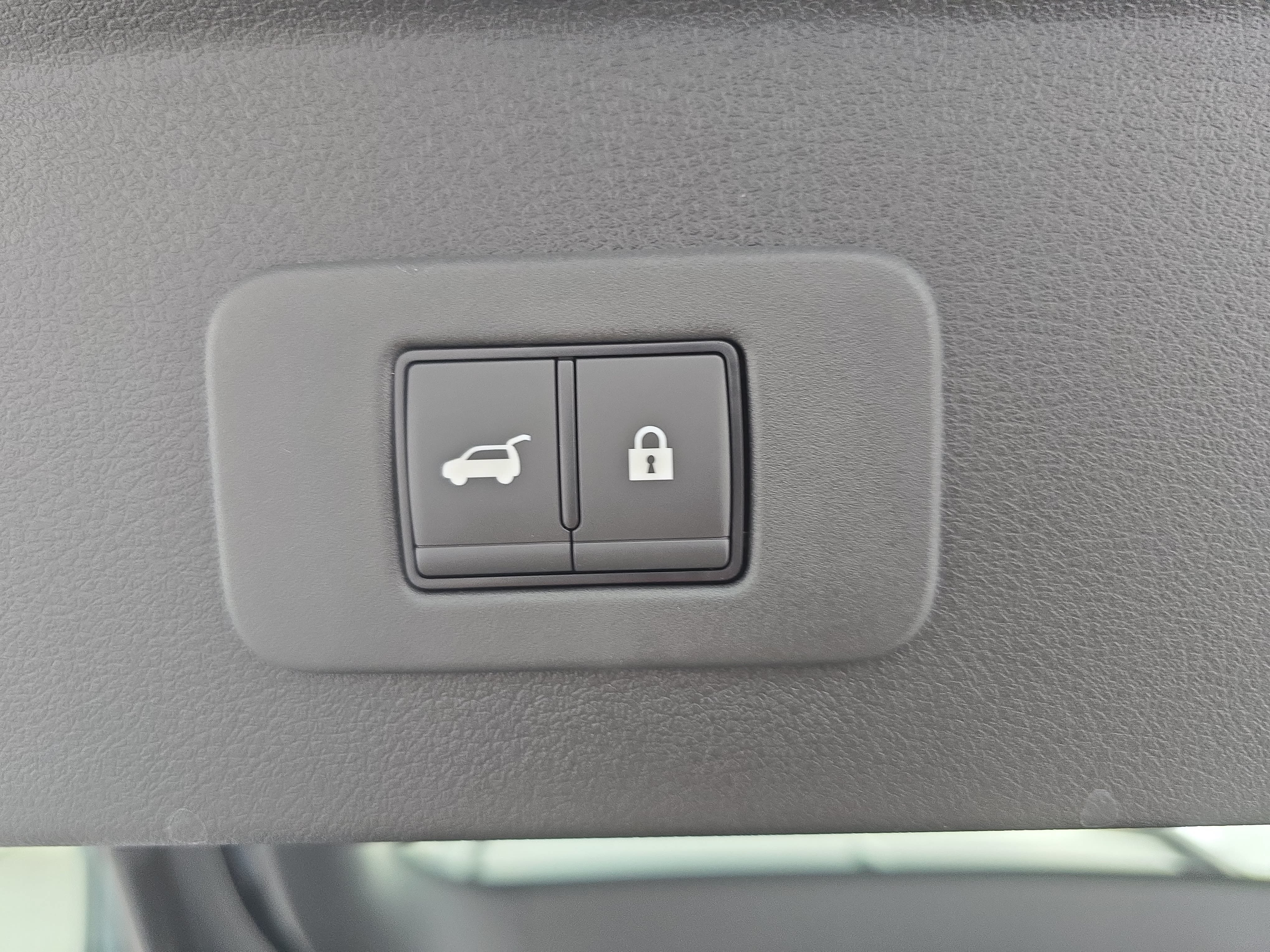 New 2026 Nissan Leaf Platinum+ FWD image 13