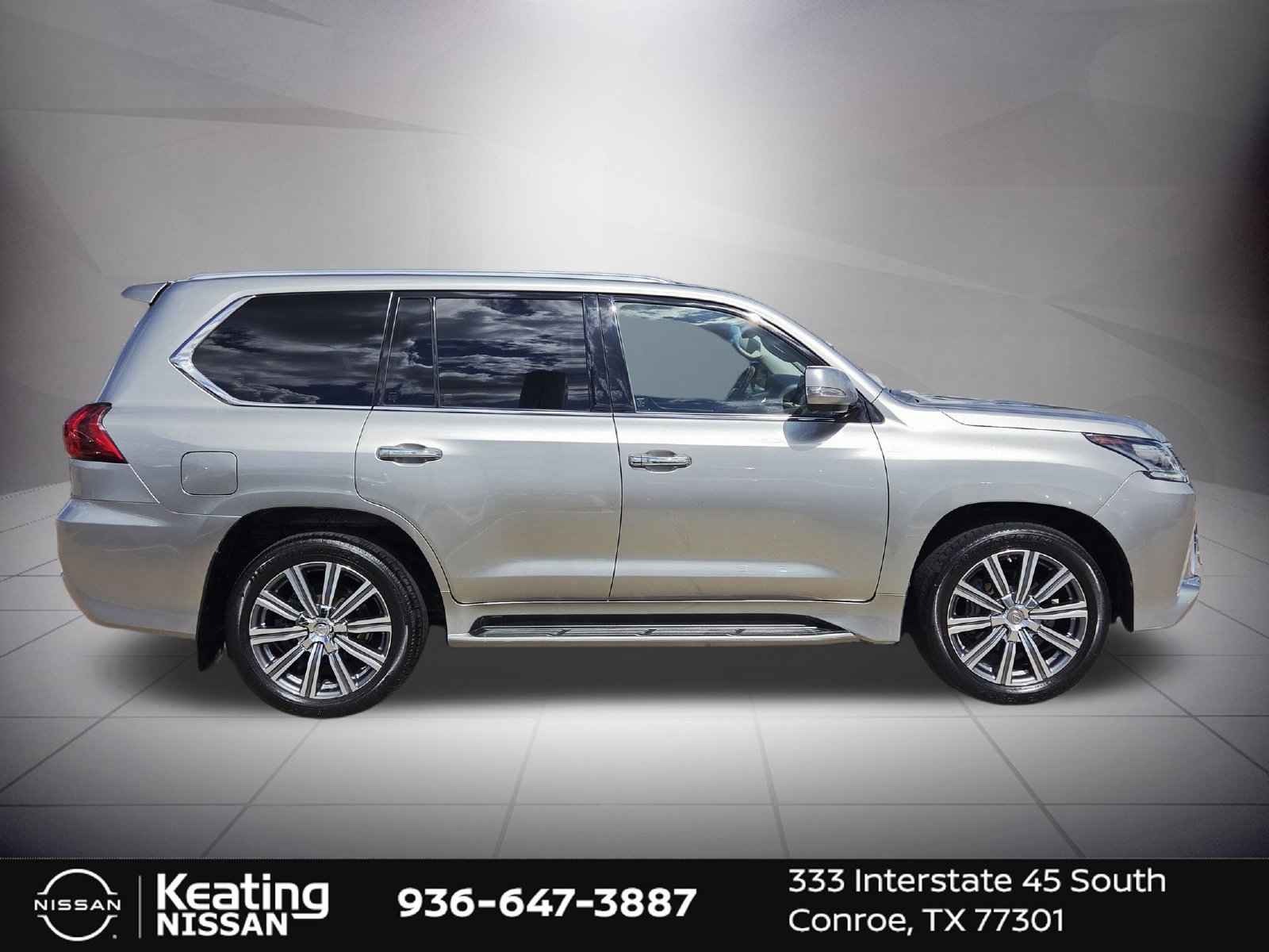 Used 2017 Lexus LX 570 4WD w/ Luxury Package image 9