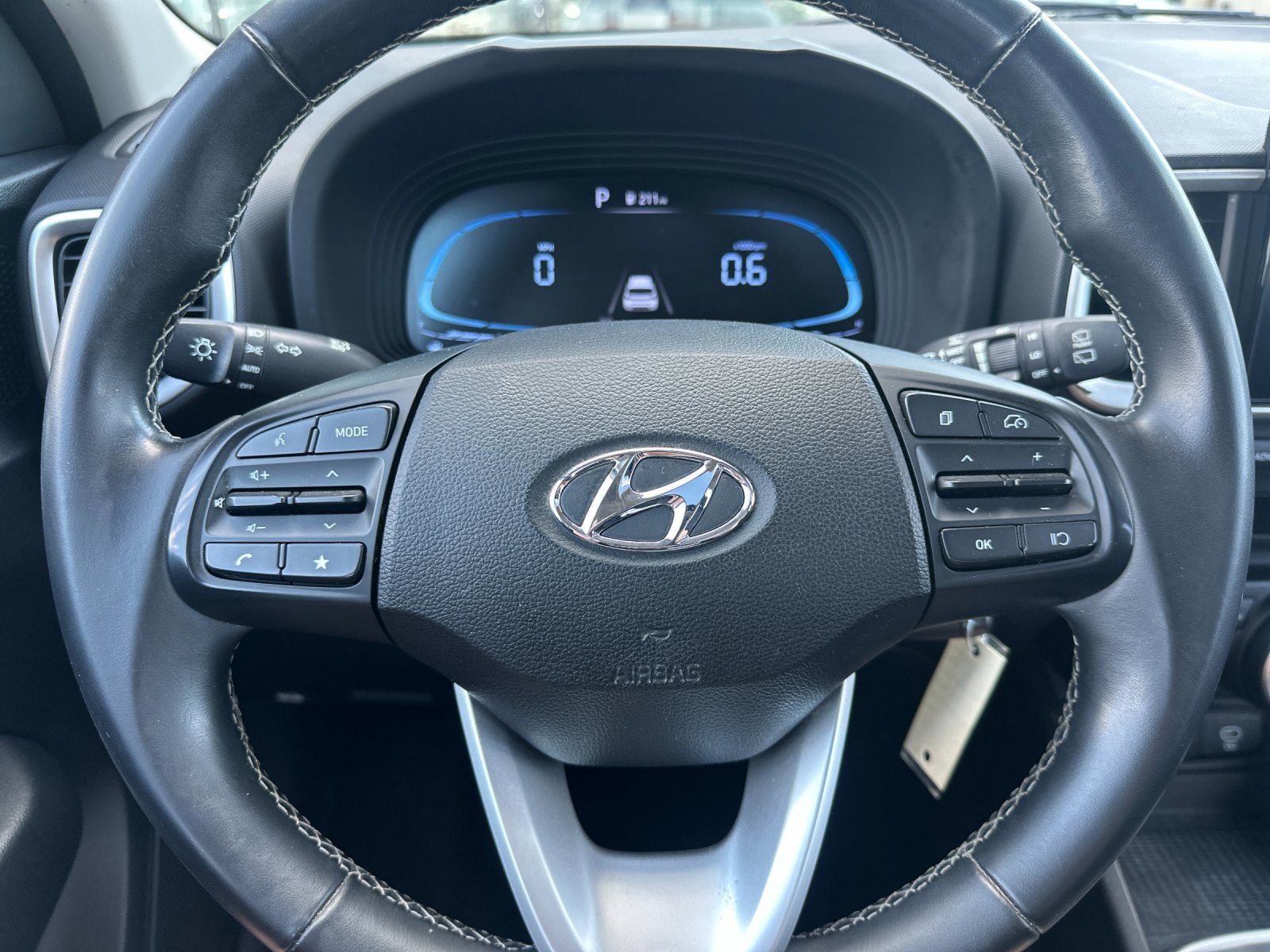 Used 2023 Hyundai Venue SEL FWD image 24