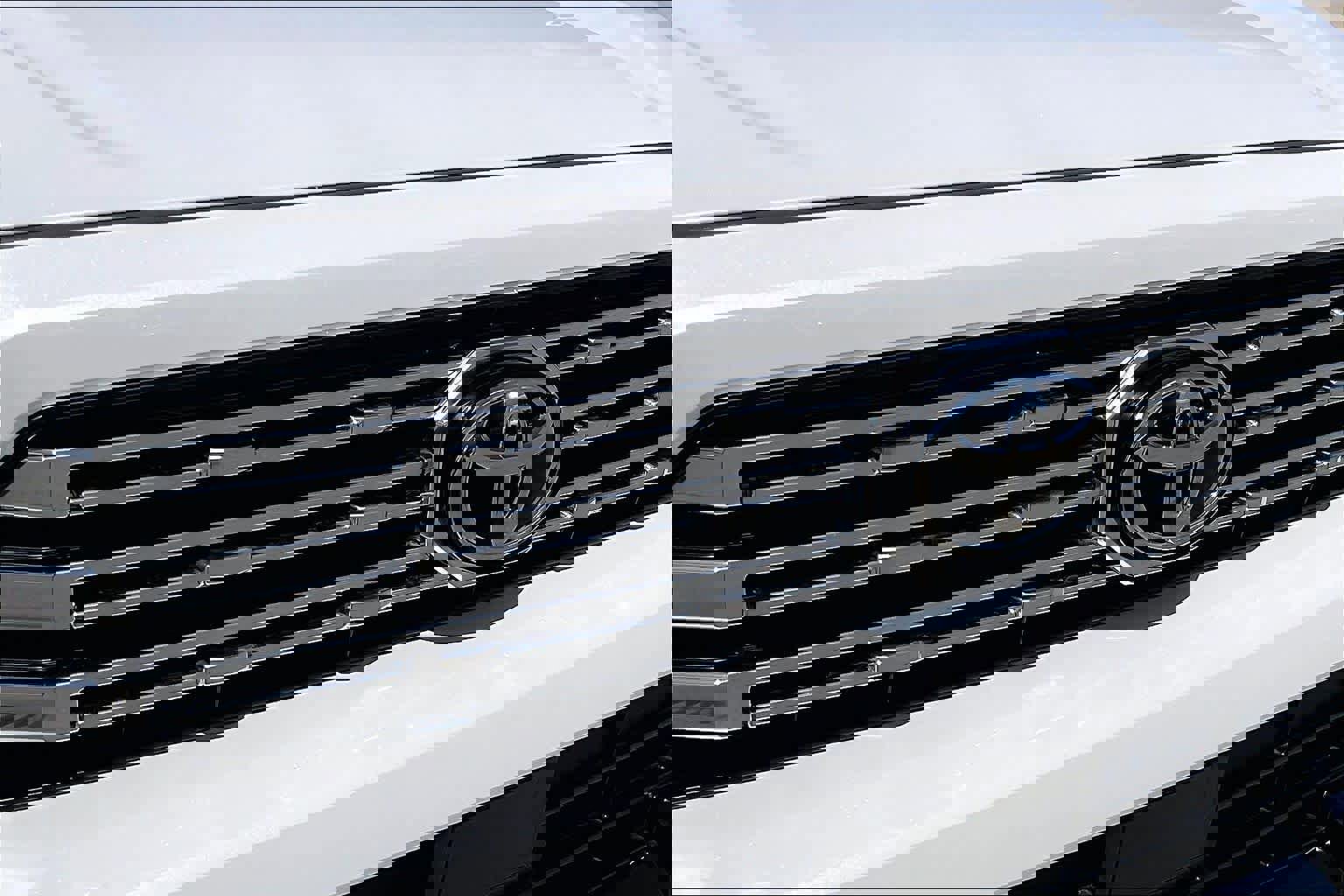 Used 2025 Toyota 4Runner Limited image 30