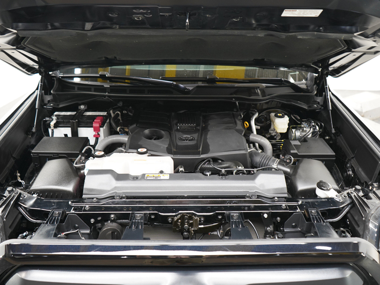 Used 2025 Toyota Tundra Limited AWD/4WD image 31