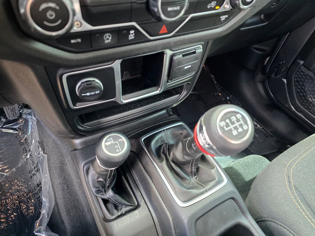 Certified 2024 Jeep Gladiator Sport image 24