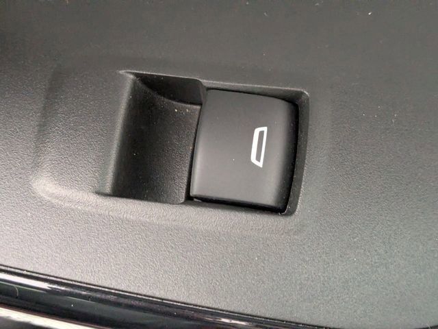 Used 2025 Chevrolet Trax LT w/ LT Convenience Package image 32