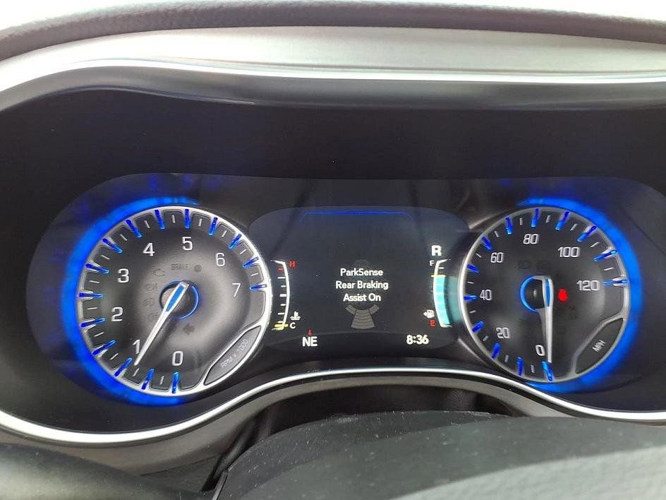 Used 2023 Chrysler Pacifica Limited w/ S Appearance Package image 36