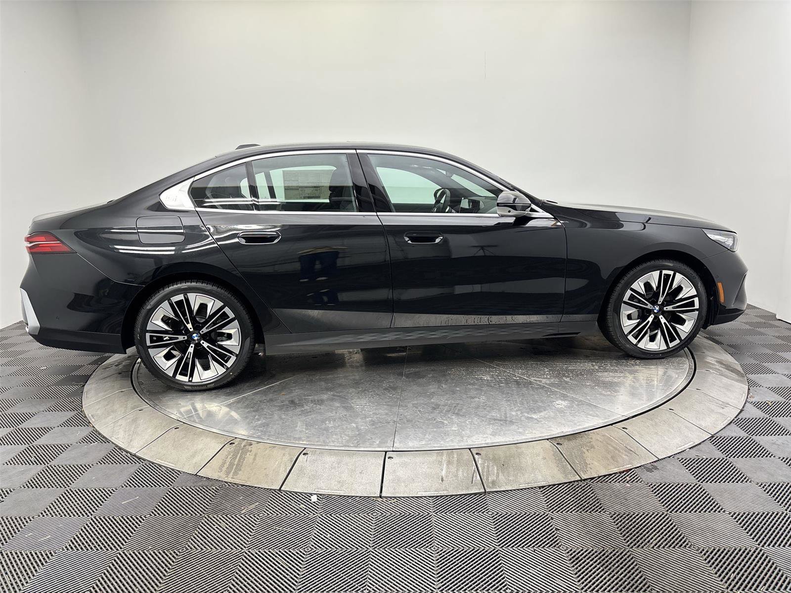 New 2026 BMW 530i xDrive w/ Premium Package image 17