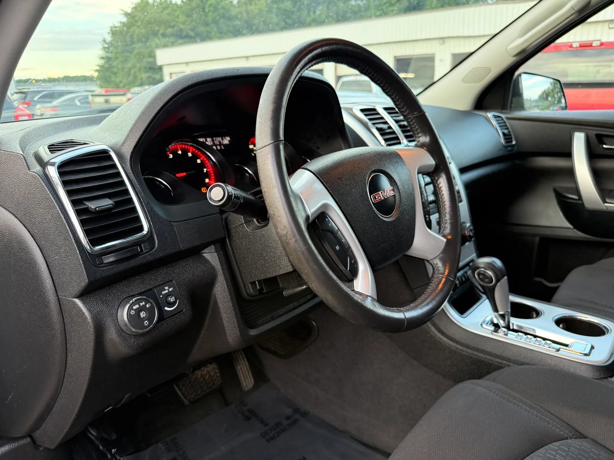 Used 2012 GMC Acadia SLE AWD/4WD image 17