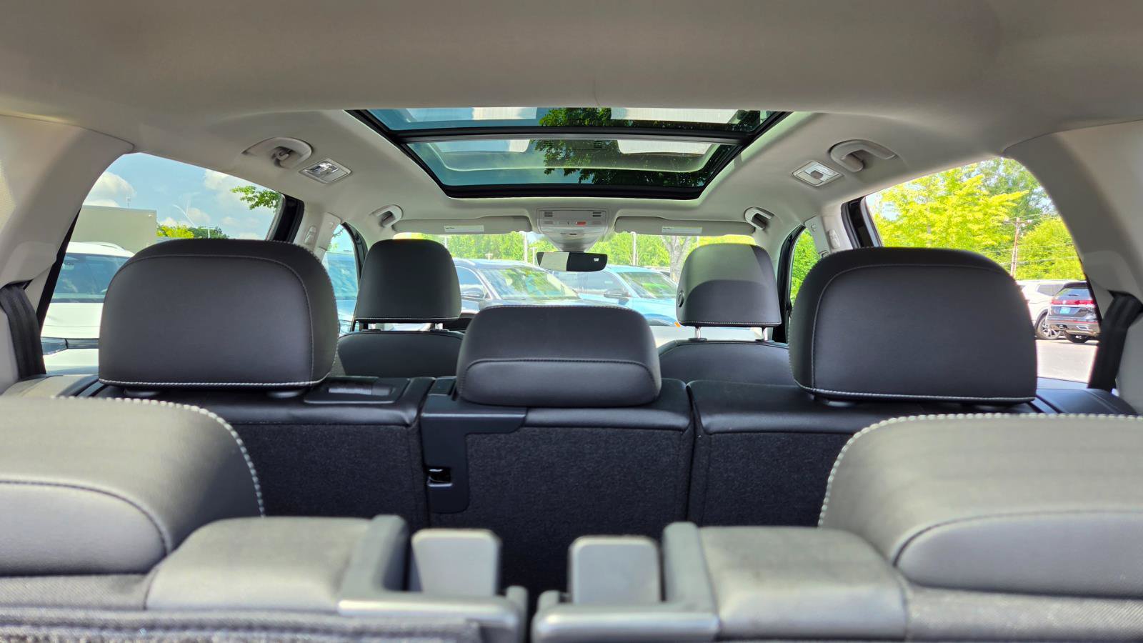 Certified 2023 Volkswagen Tiguan SE w/ Panoramic Sunroof Package FWD image 61