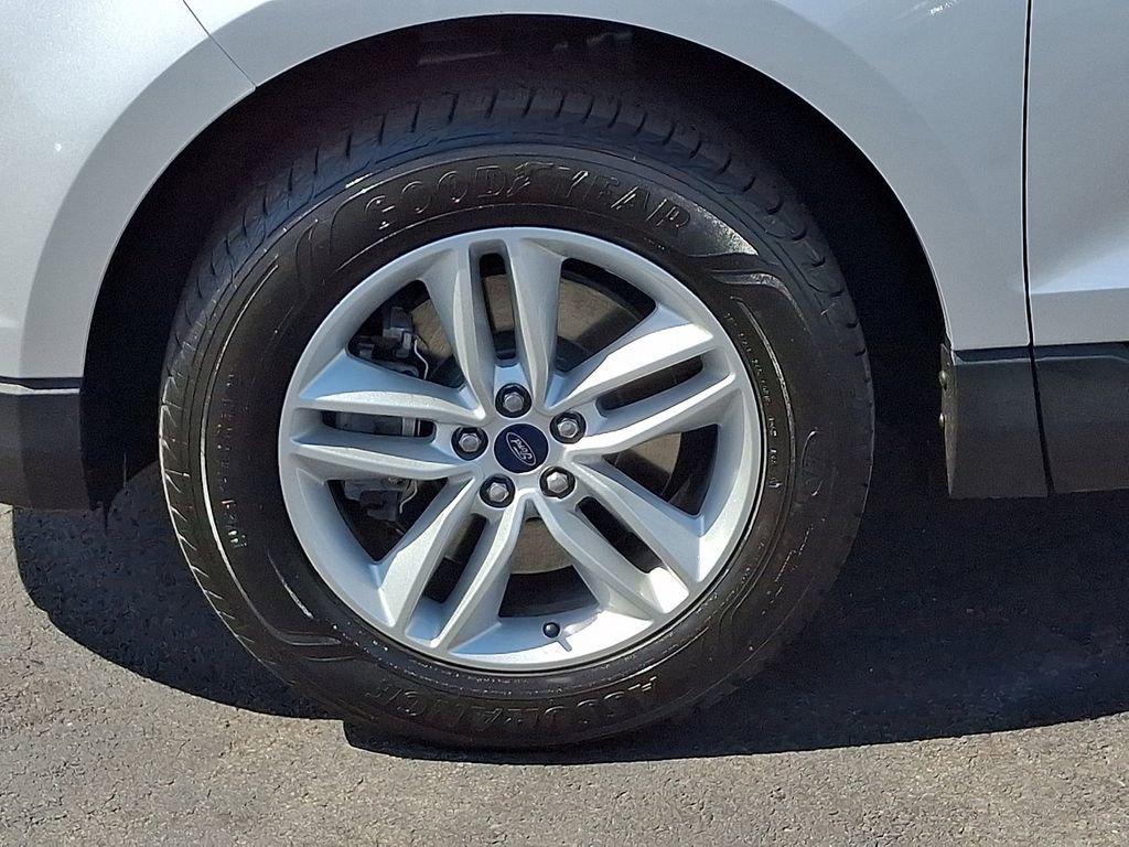 Used 2018 Ford Edge SEL w/ Equipment Group 201A AWD/4WD image 8
