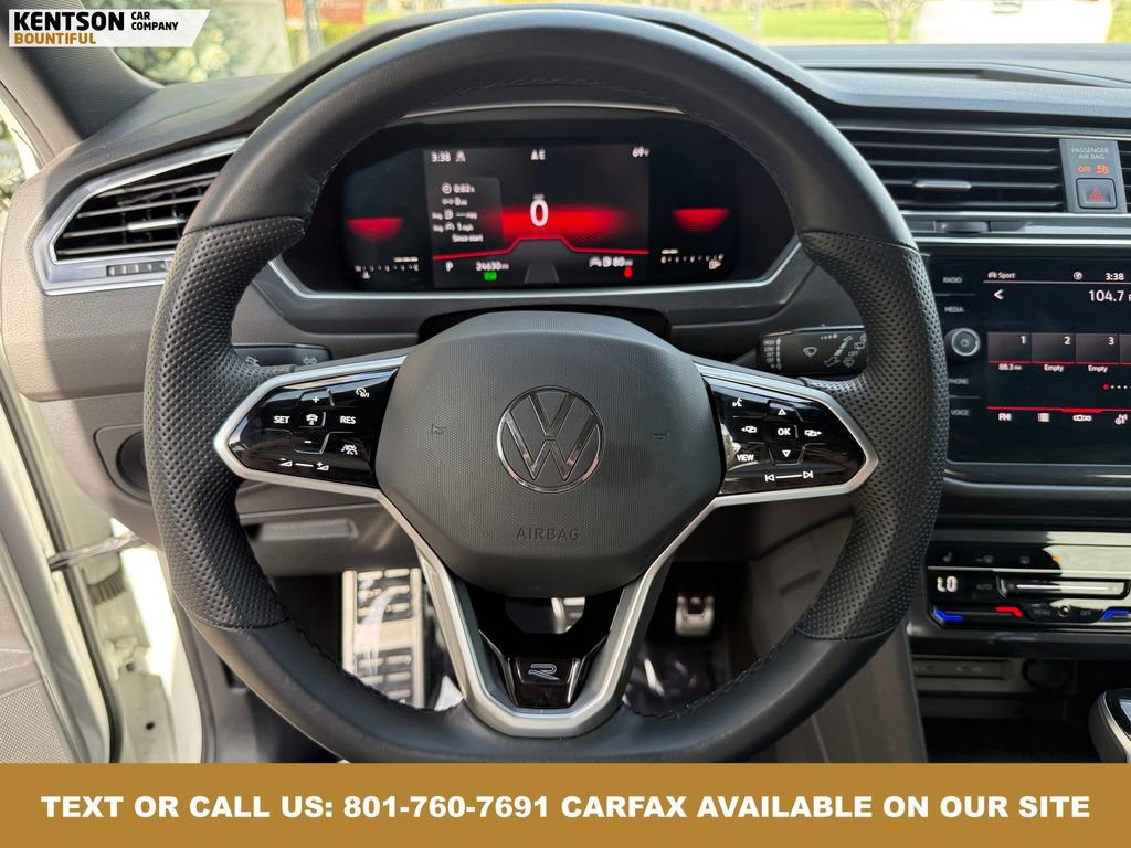 Used 2022 Volkswagen Tiguan SE R-Line image 17