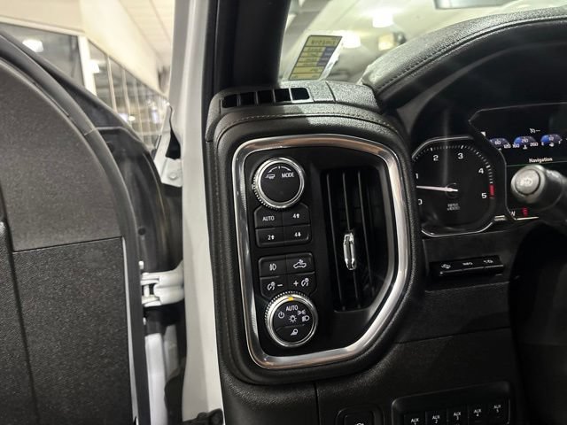 Used 2023 GMC Sierra 2500 AT4 w/ AT4 Premium Plus Package AWD/4WD image 17