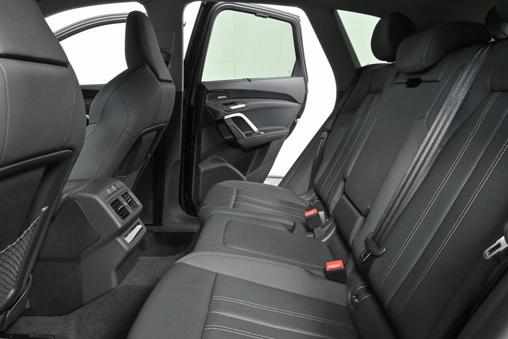 New 2025 Audi Q5 Premium Plus w/ Premium Plus AWD/4WD image 14