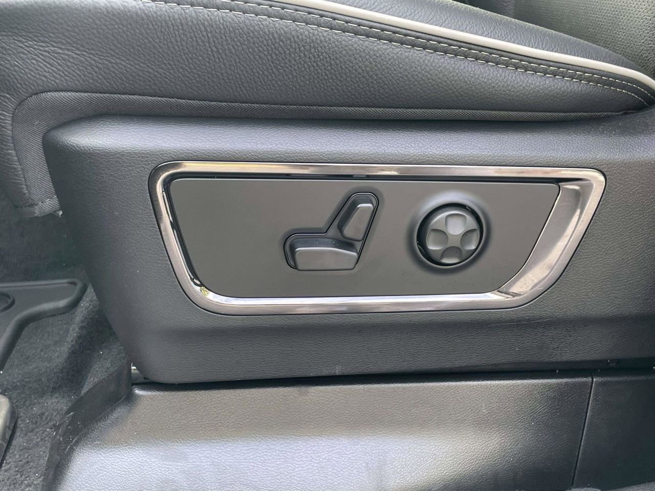 New 2026 RAM 1500 Limited image 24