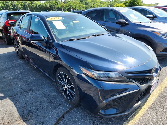 Used 2021 Toyota Camry SE w/ Cold Weather Package