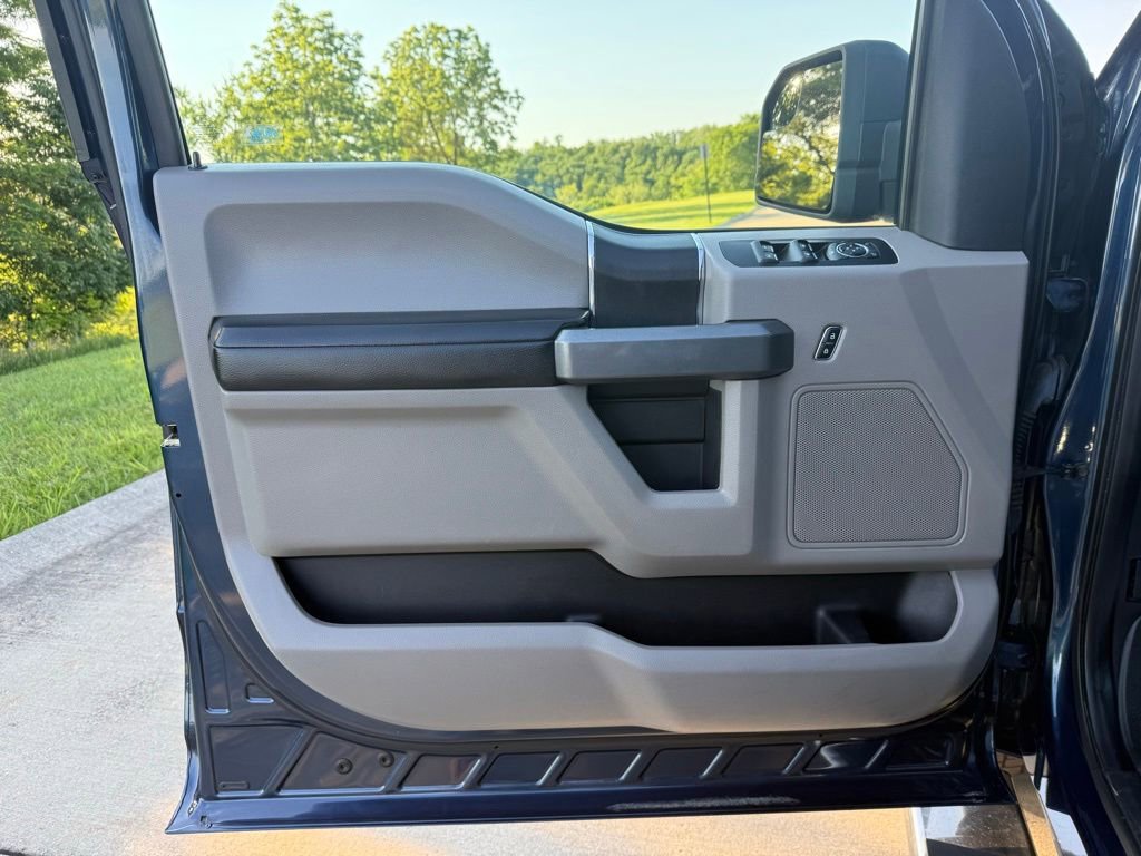Used 2017 Ford F150 XLT AWD/4WD image 22