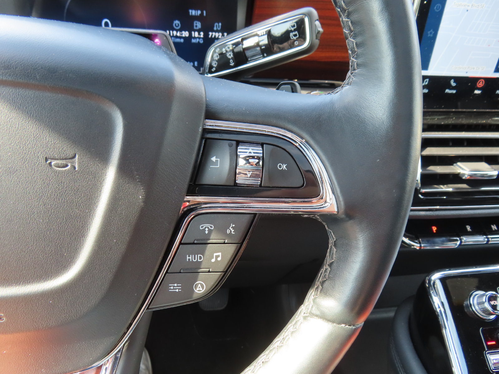 Used 2024 Lincoln Navigator L Reserve AWD/4WD image 24