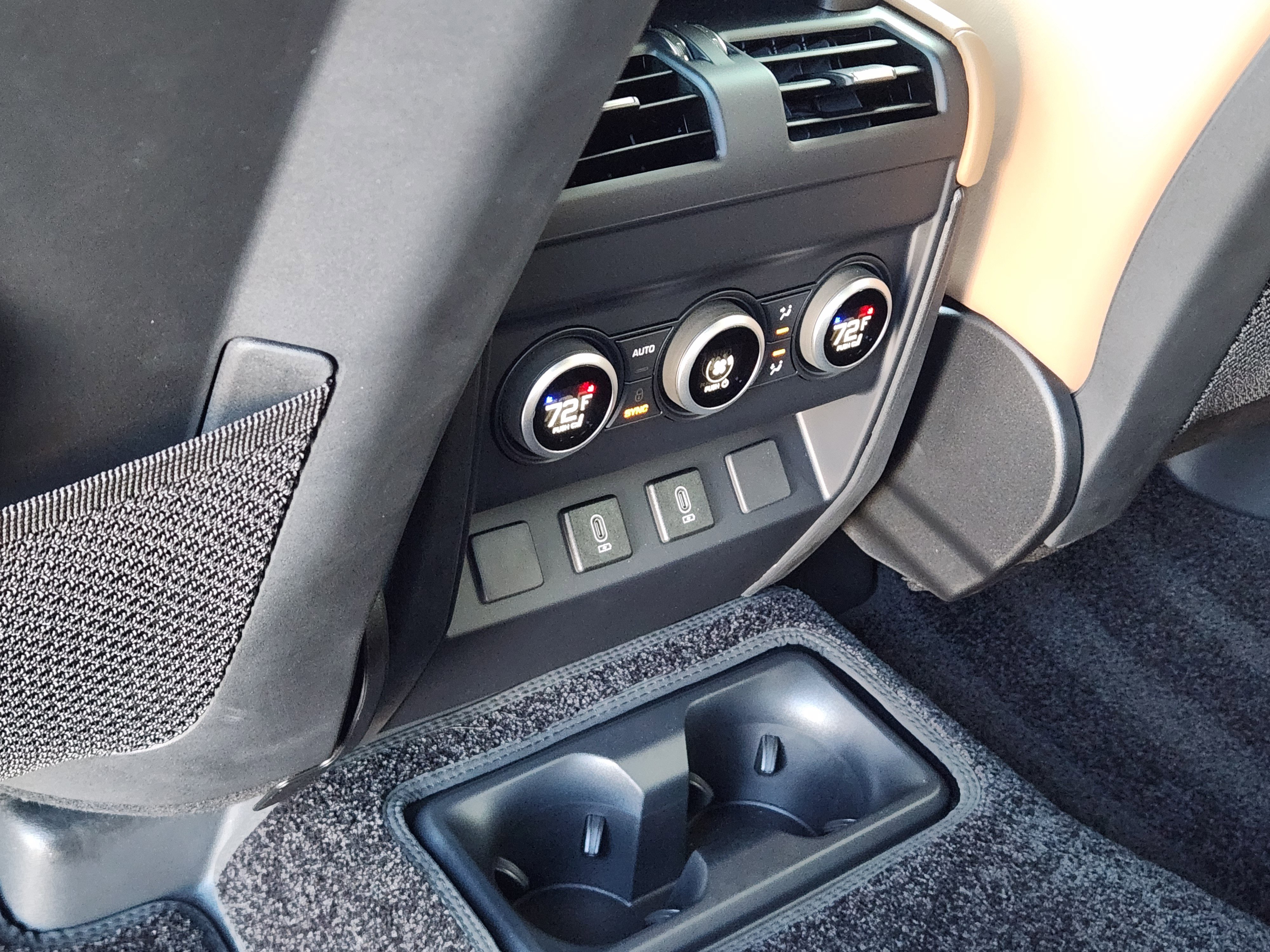 New 2026 Land Rover Defender 130 X-Dynamic SE image 29