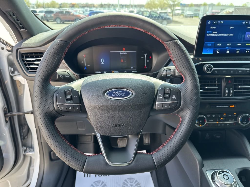 Used 2025 Ford Escape ST-Line w/ Cold Weather Package image 15