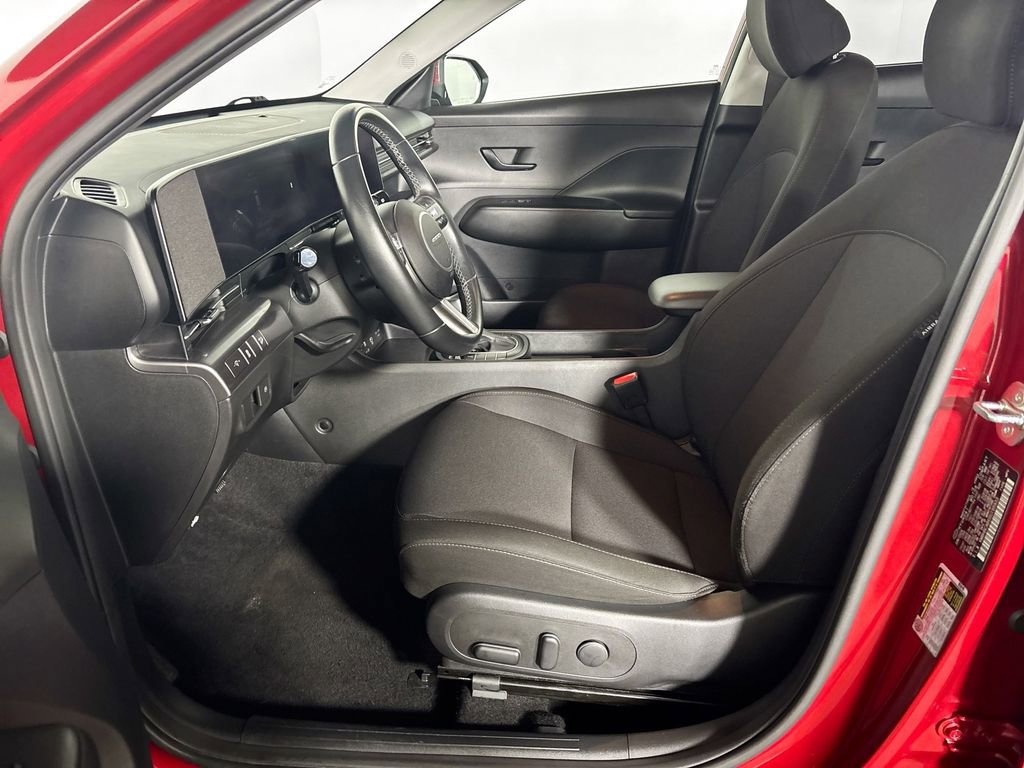 Used 2025 Hyundai Kona SEL image 11