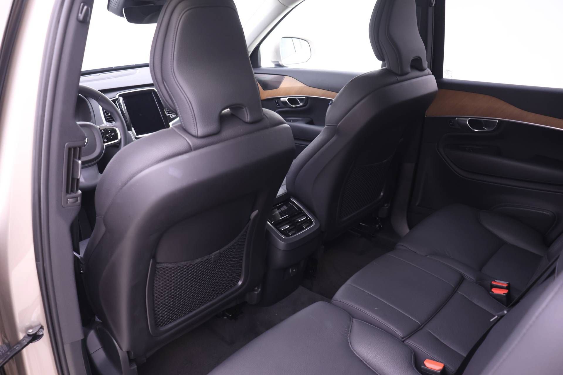 Certified 2024 Volvo XC90 B6 Plus AWD/4WD image 14