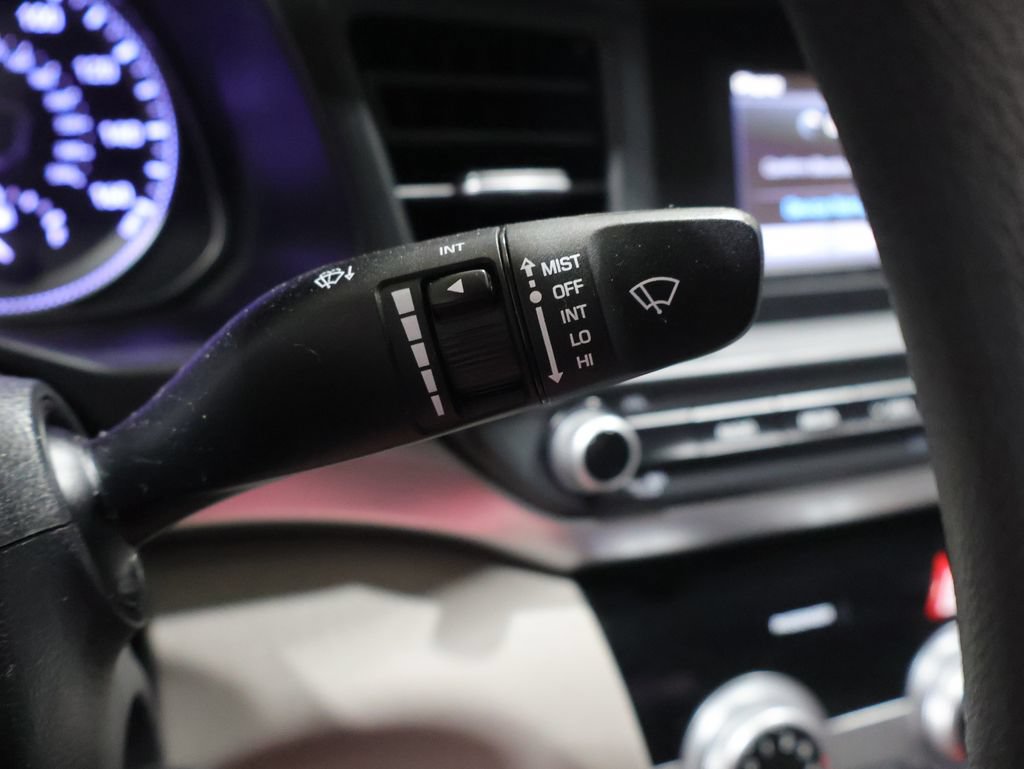 Used 2019 Hyundai Elantra SE FWD image 34