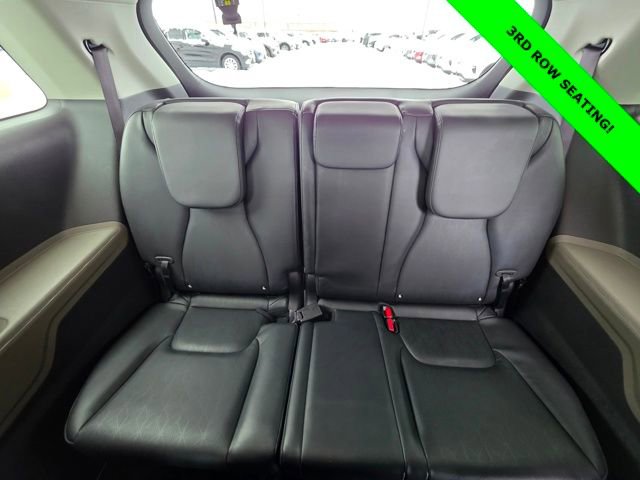 Used 2025 Kia Carnival FWD image 15