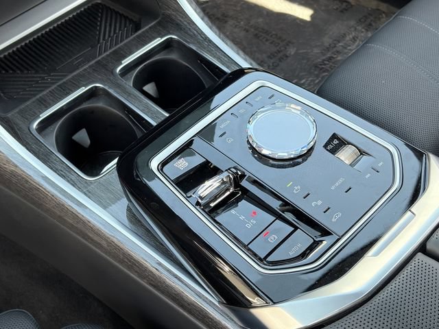 Used 2025 BMW 750e xDrive AWD/4WD image 22