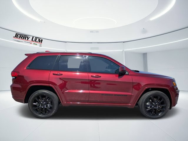 Certified 2022 Jeep Grand Cherokee Laredo X RWD image 2