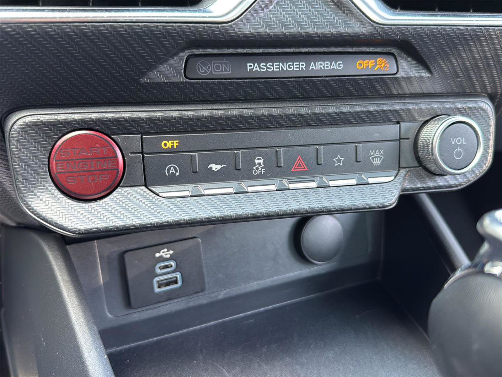Used 2025 Ford Mustang Premium RWD image 19