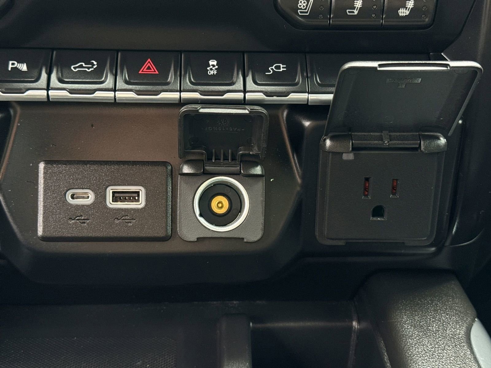 Used 2023 GMC Sierra 2500 Denali image 35