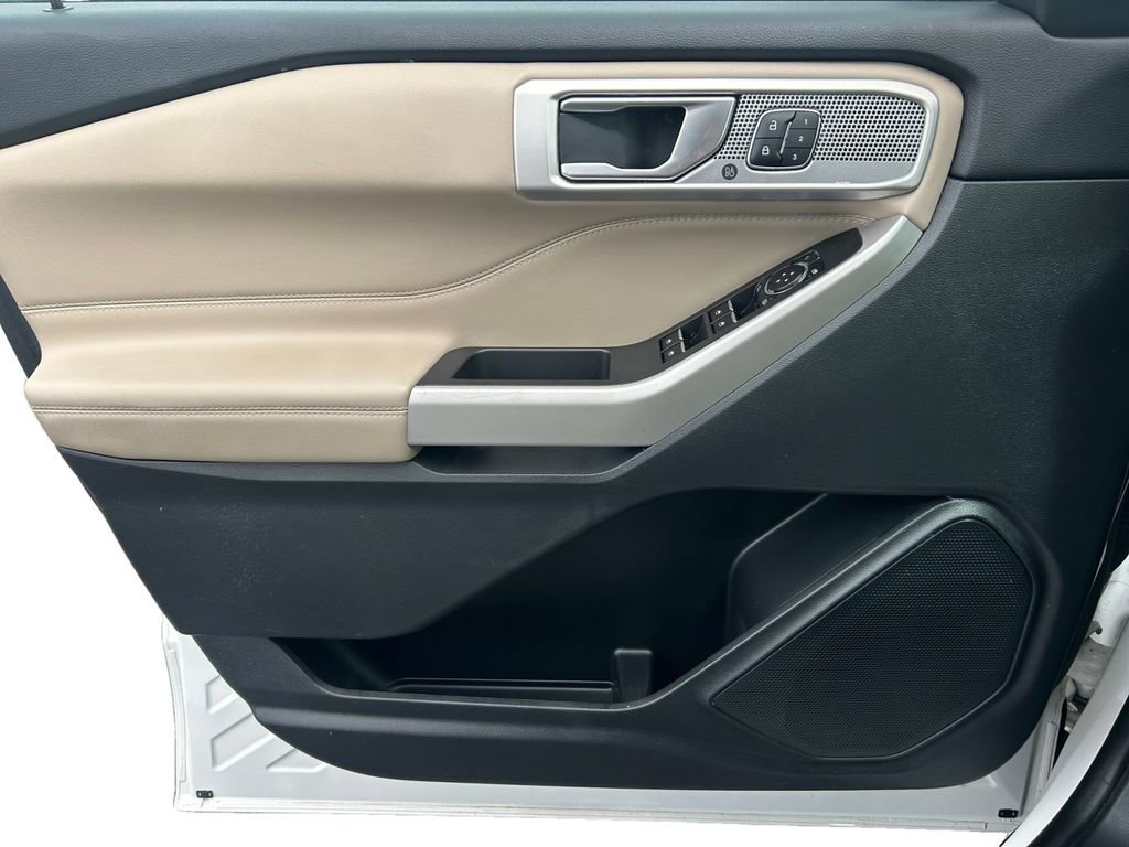 Used 2023 Ford Explorer Limited w/ Equipment Group 301A image 18