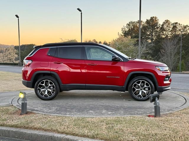 Used 2025 Jeep Compass Limited image 8