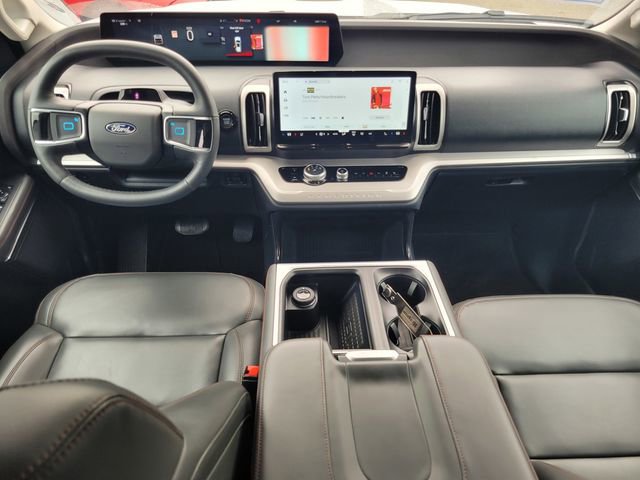 Used 2025 Ford Expedition Active image 14